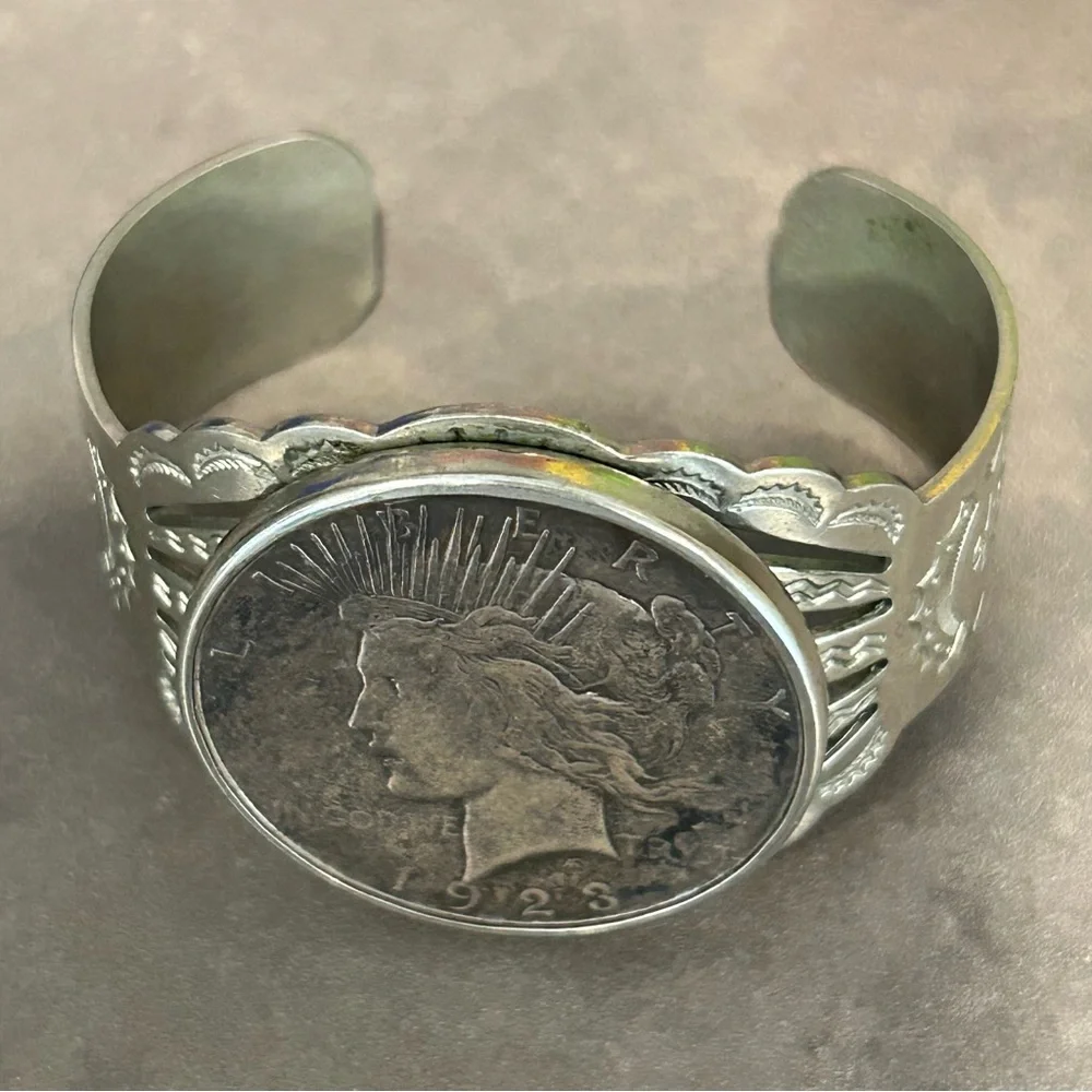 Vtg Antique Fred Harvey Era Navajo-Silver Cuff bracelet, 1923 US Peace Dollar - Picture 14 of 15